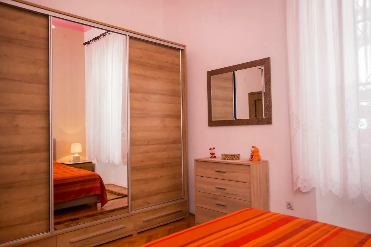 Emanuel Apartman Pula 0*,  Kroatien