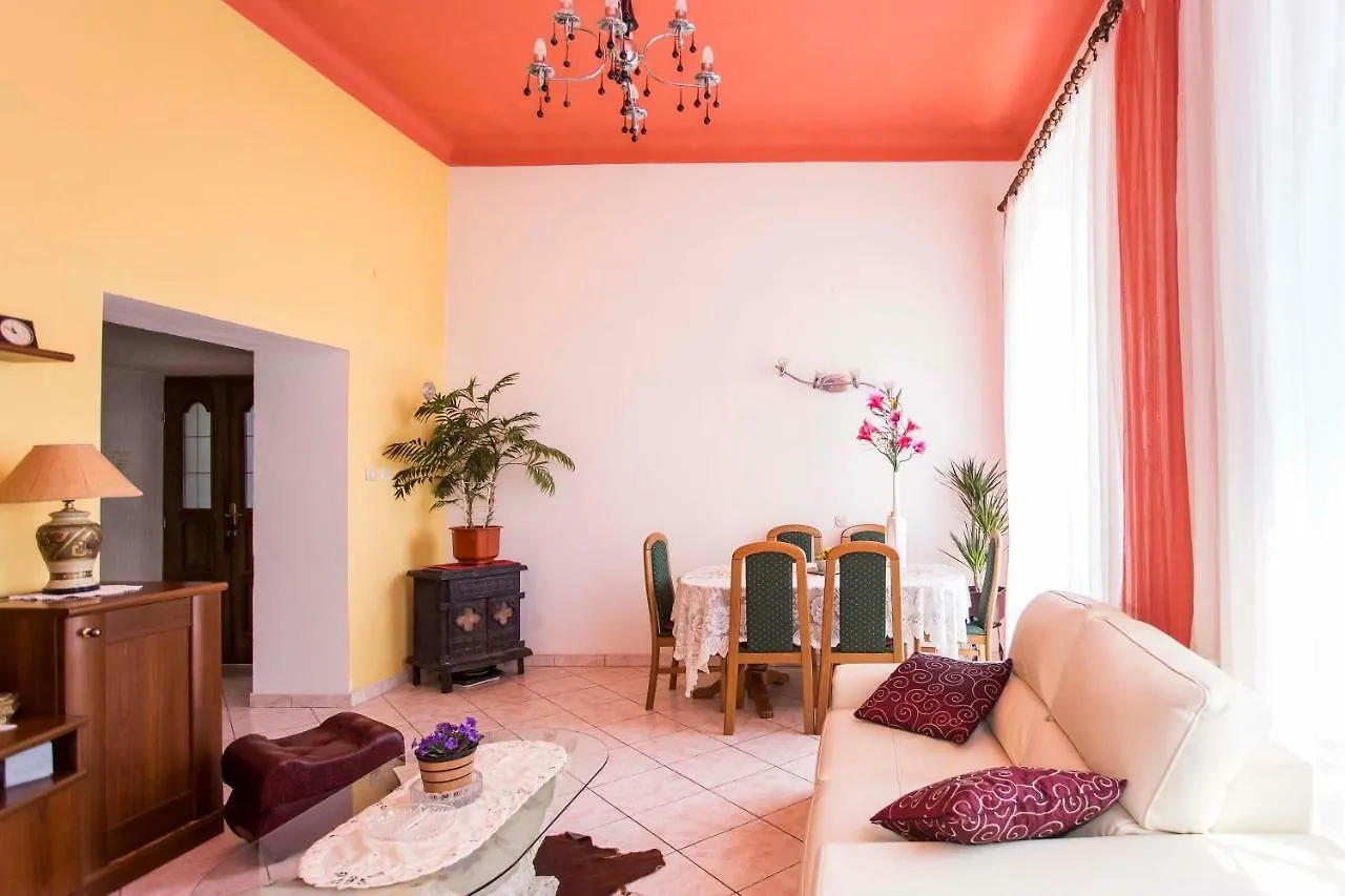 Emanuel Apartman Pula 0*,  Kroatien