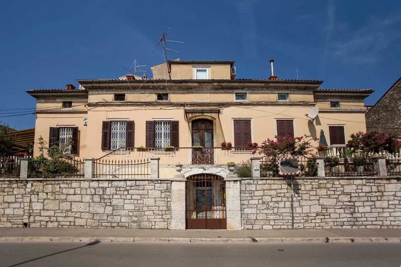 Emanuel Apartman Pula
